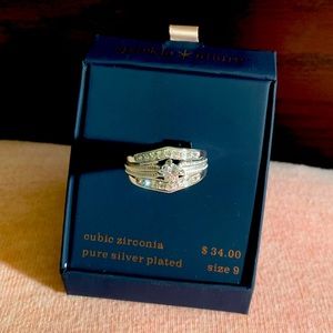 Beautiful Ring 💎 Cubic Zirconia Size 9
